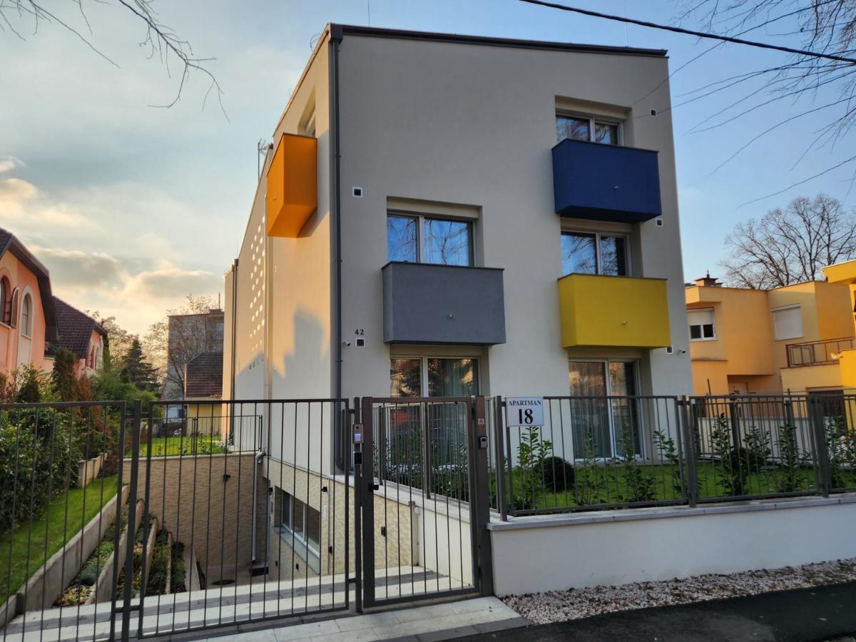 Apartman 18 Aparthotel Debrecen Bagian luar foto