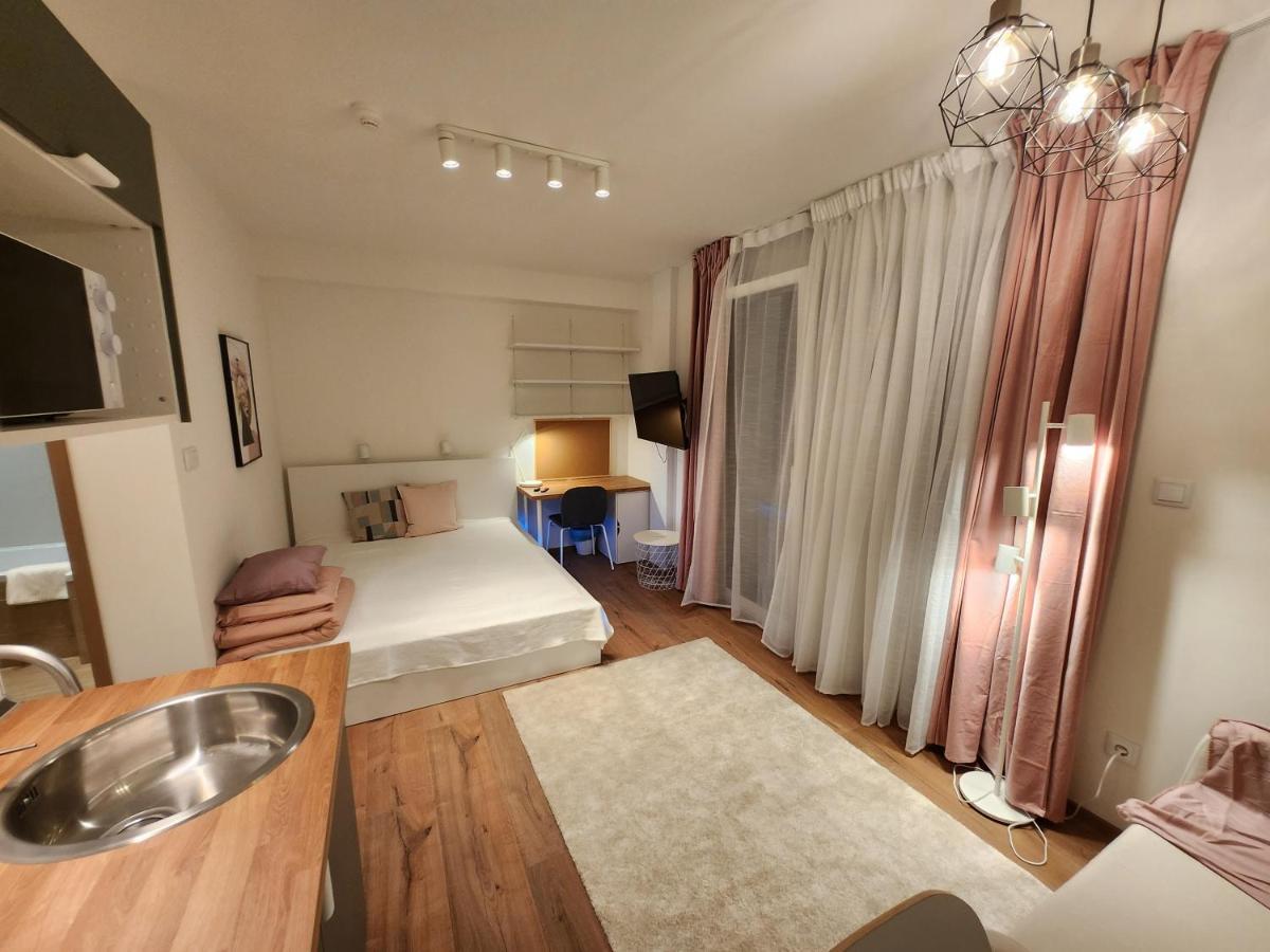 Apartman 18 Aparthotel Debrecen Bagian luar foto