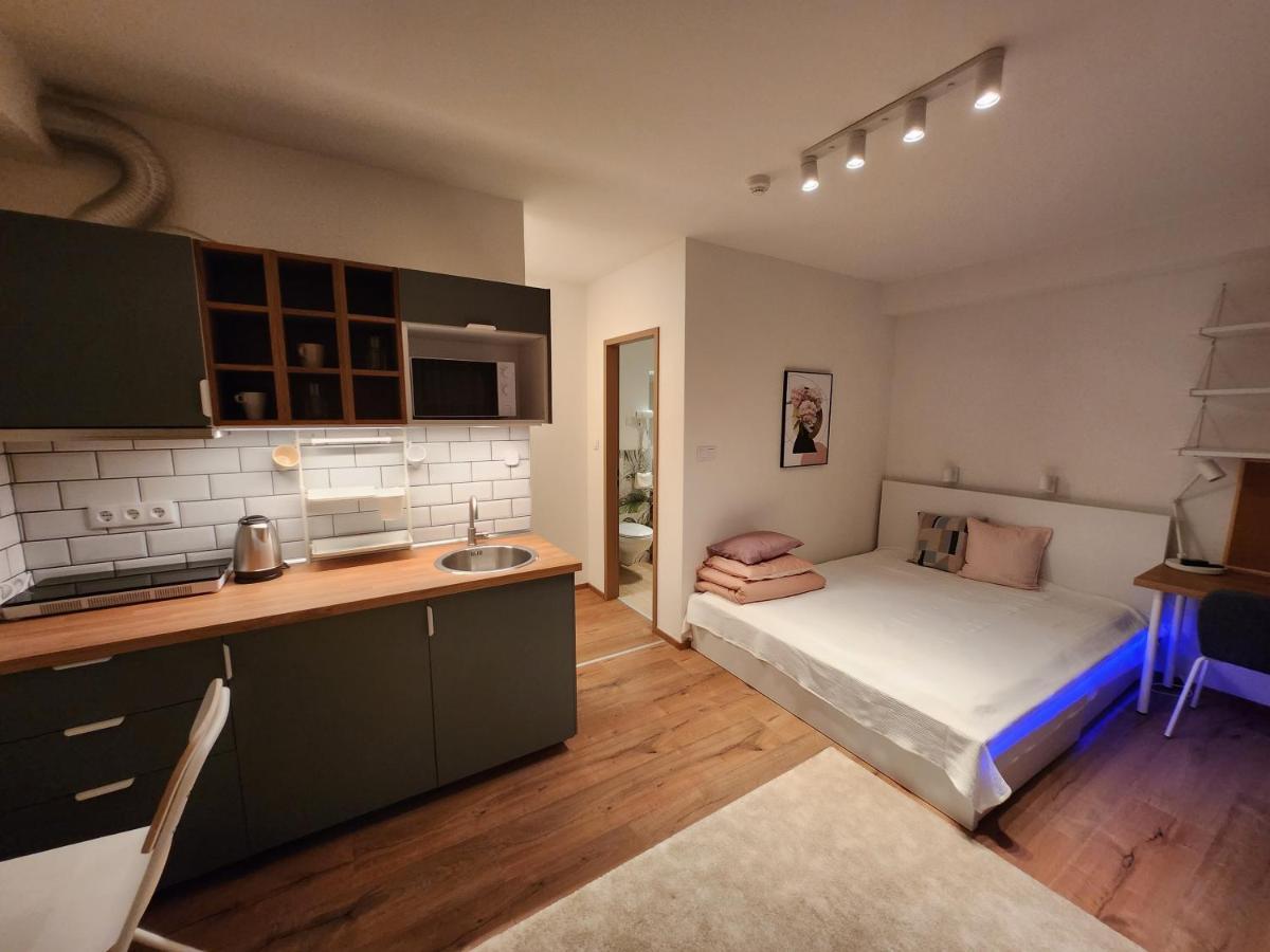 Apartman 18 Aparthotel Debrecen Bagian luar foto