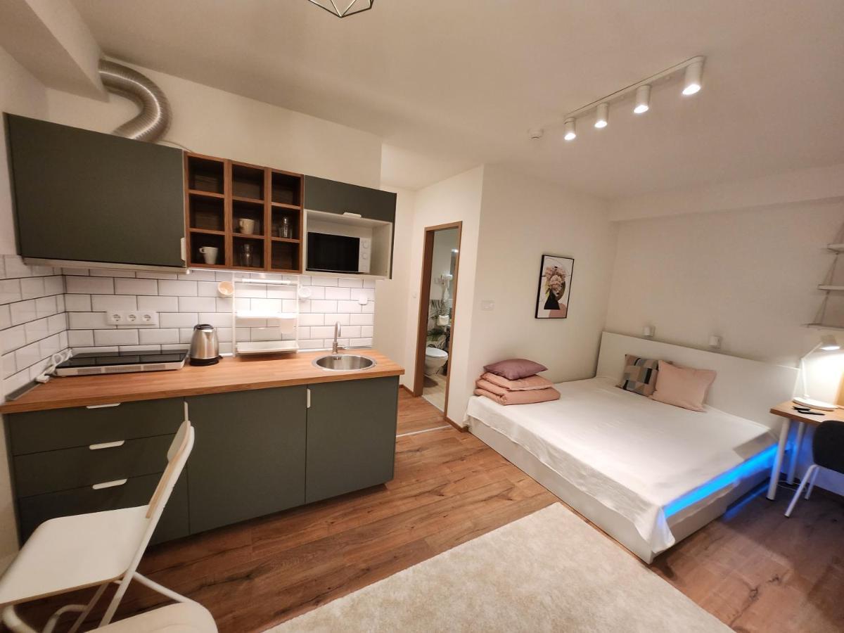 Apartman 18 Aparthotel Debrecen Bagian luar foto