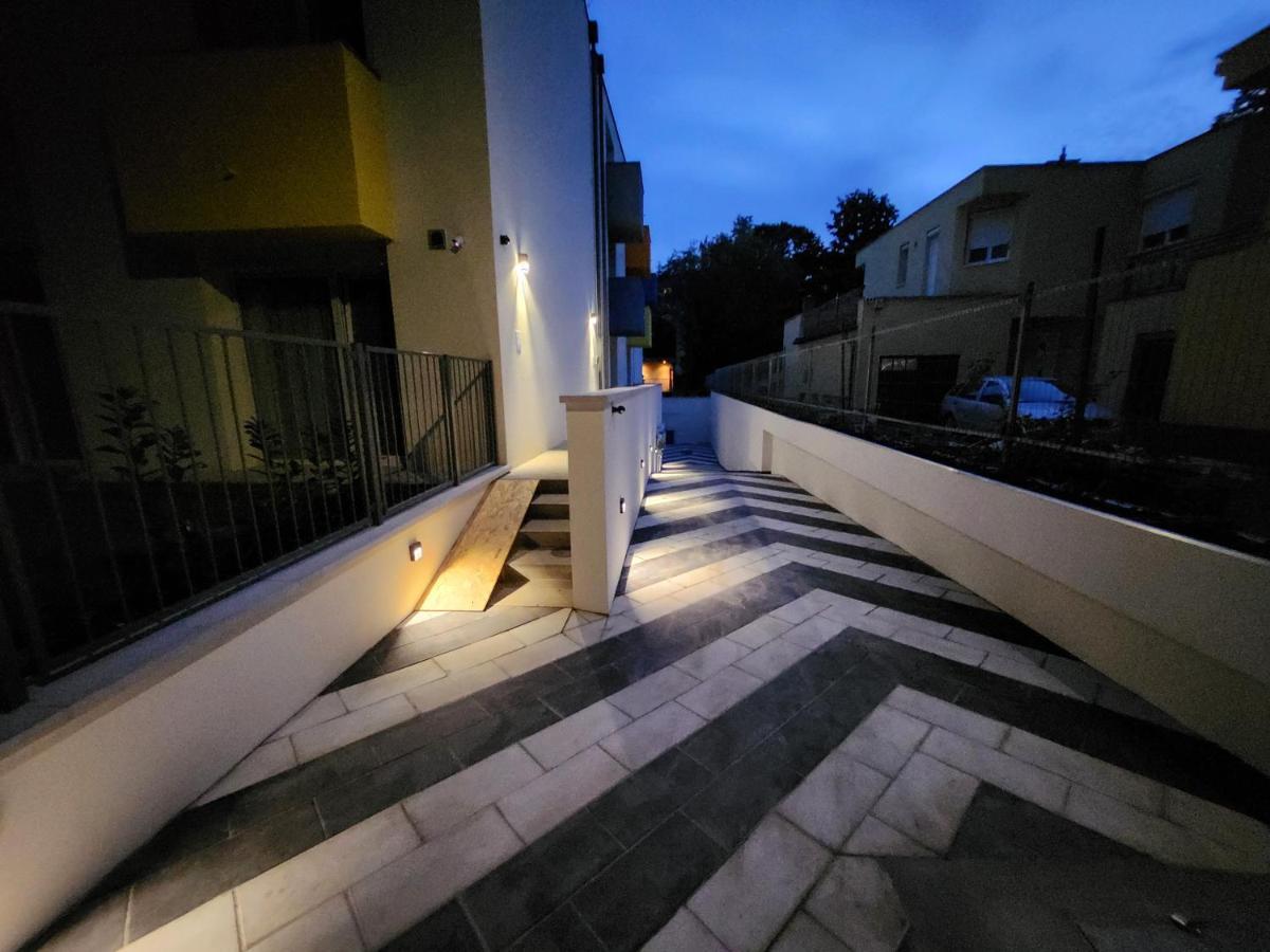 Apartman 18 Aparthotel Debrecen Bagian luar foto