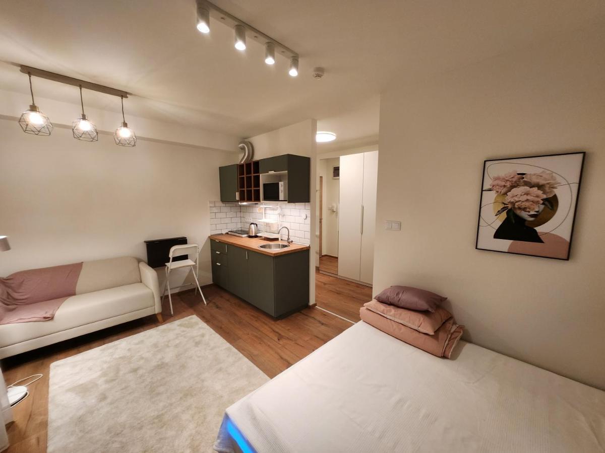 Apartman 18 Aparthotel Debrecen Bagian luar foto