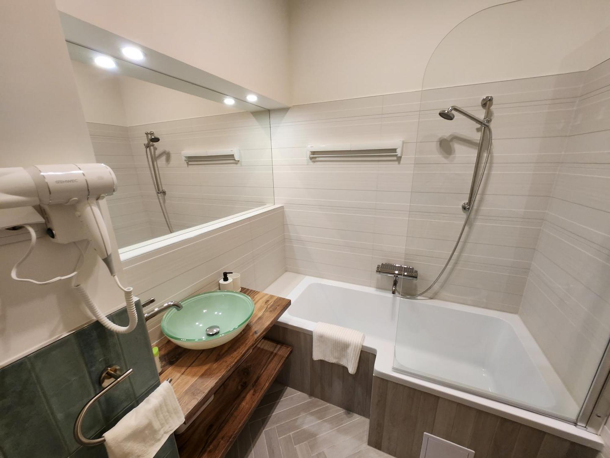 Apartman 18 Aparthotel Debrecen Bagian luar foto