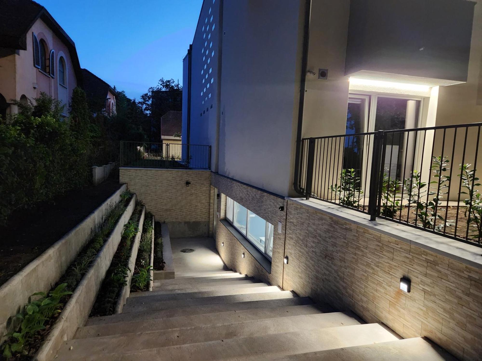 Apartman 18 Aparthotel Debrecen Bagian luar foto